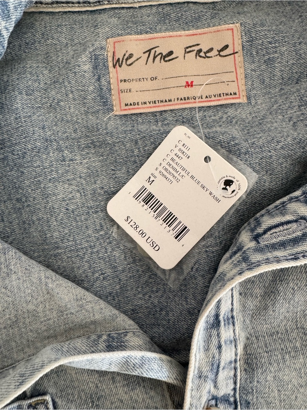 We The Free Freddie Light Wash Denim Button-Front Shirt sz M - Picture 7 of 9